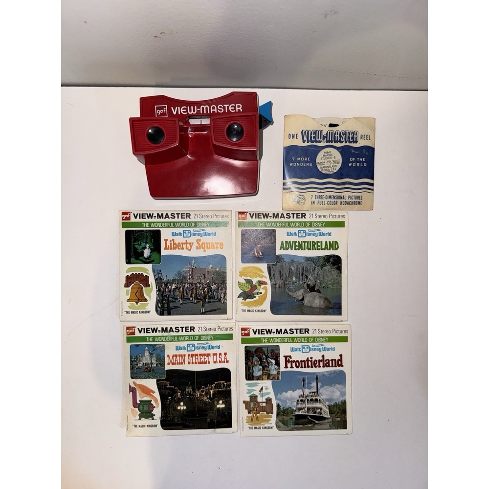 VTG Red/white View Master With 4 Magic kingdom Land Reels